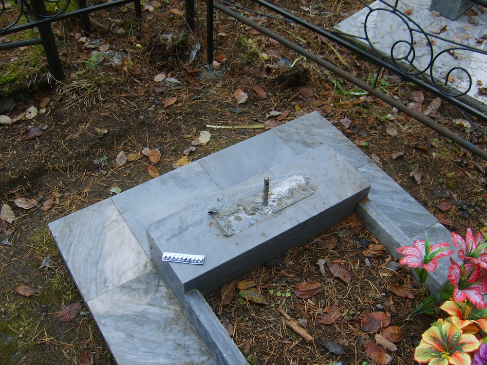 Усть-Лабинские полицейские раскрыли дело о краже надгробий