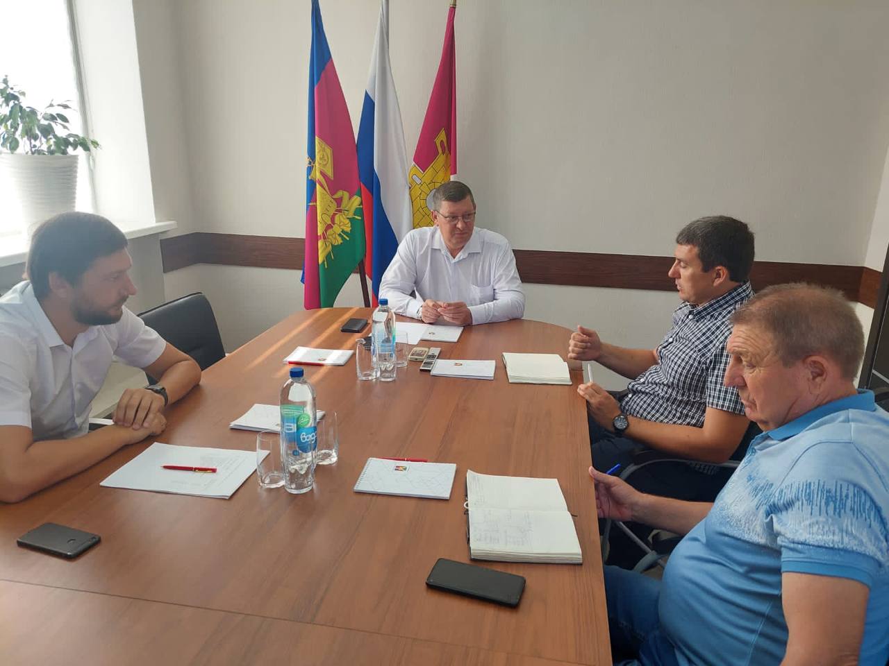 Глава Усть-Лабинского района Сергей Запорожский провел ряд рабочих встреч