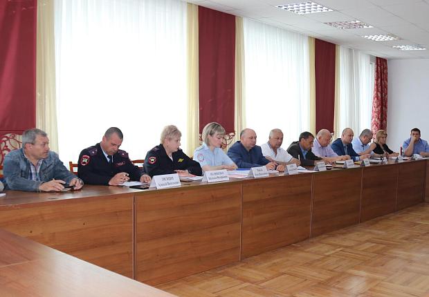 Состоялось заседание комиссии по безопасности дорожного движения