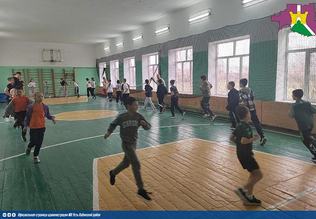 Учащиеся хутора Железный приступили к выполнению нормативов ГТО
