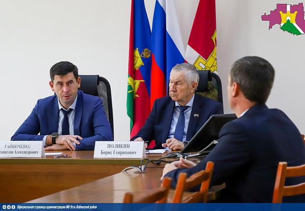 Станислав Гайнюченко совместно с Борисом Поликиным провели прием граждан. 