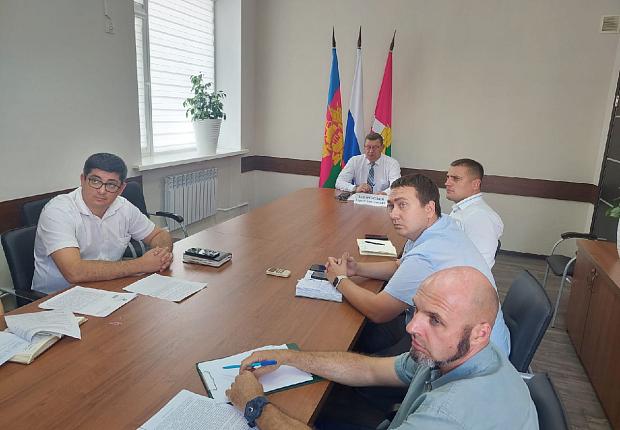 Глава Усть-Лабинского района 15 августа принял участие в краевом совещании