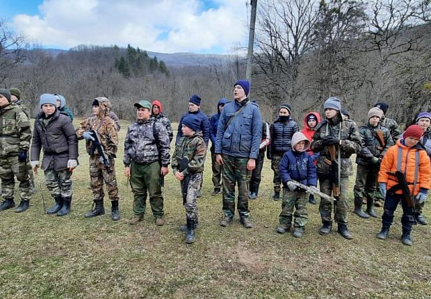 Юные устьлабинцы стали участниками военно-полевых сборов