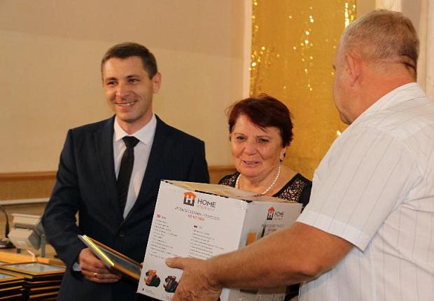 С юбилеем Усть-Лабинска горожан поздравил Алексей Гедзь