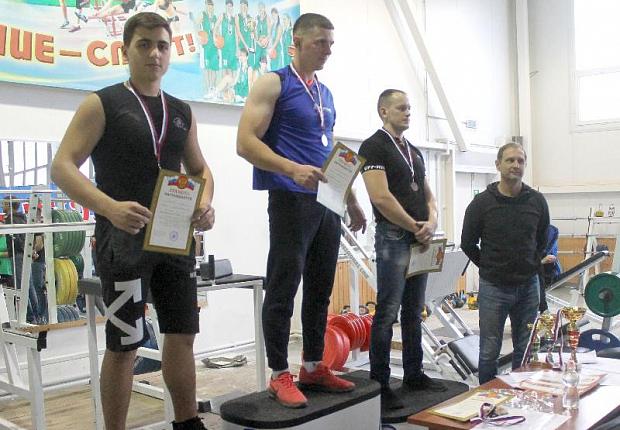 В Усть-Лабинске прошли соревнования по армрестлингу