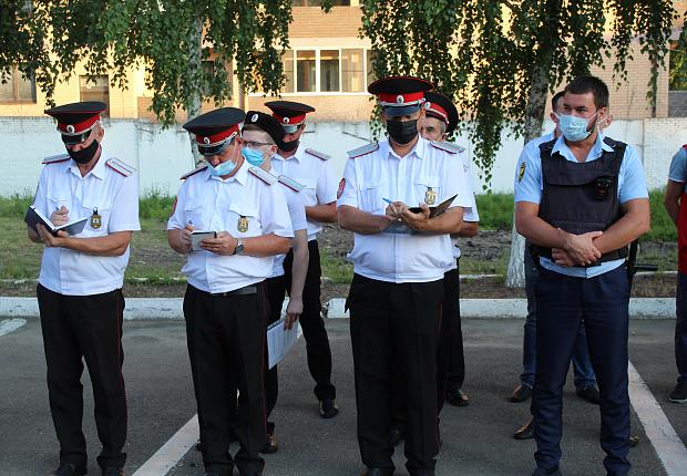 В Усть-Лабинском районе на улицы вышли совместные патрули