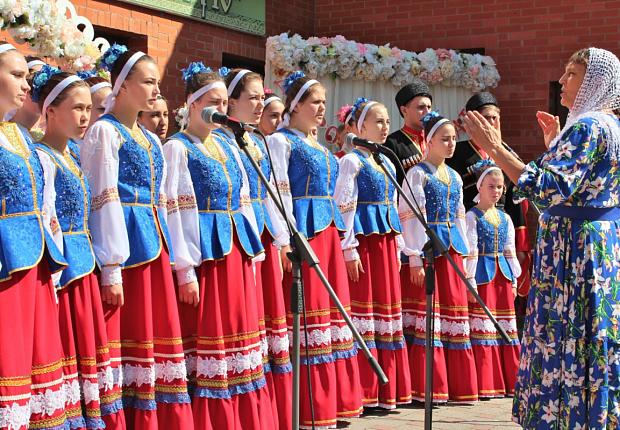 Победители гранта губернатора Кубани с проектом «Несем в ладонях негасимый свет»