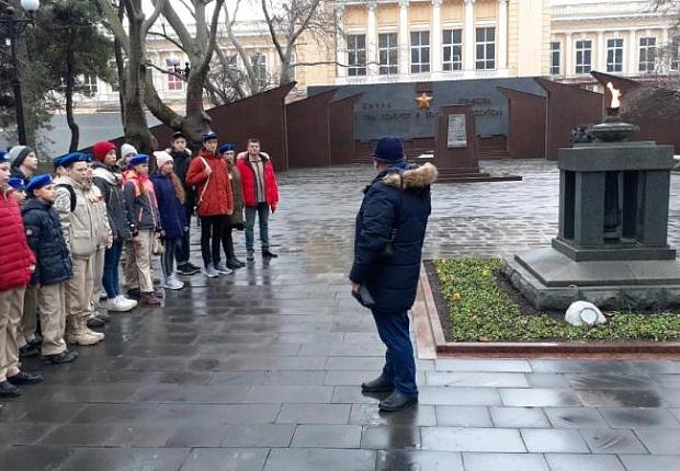 Усть-лабинские школьники приняли участие в акции "Бескозырка" в Новороссийске