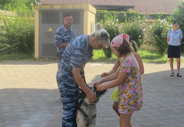 С воспитанниками центра «Созвездие» встретились полицейские и общественники