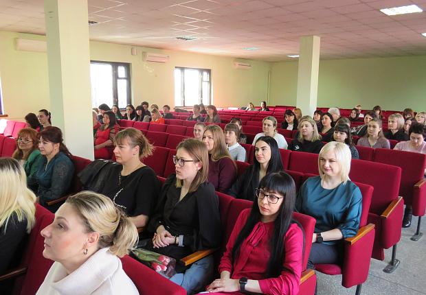 Руководство Отдела и Общественный совет при Отделе поздравили женщин-полицейских с 8 марта
