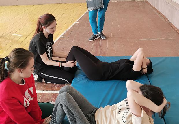 Студенты колледжа приняли участие в сдаче нормативов Всероссийского физкультурно-спортивного комплекса «Готов к труду и обороне».