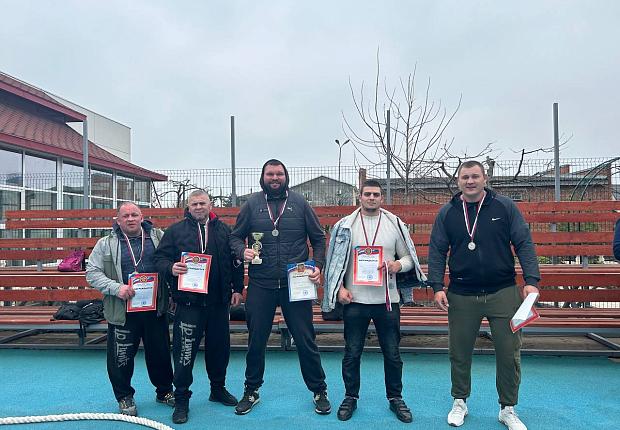 Чемпионат по Перетягиванию каната.