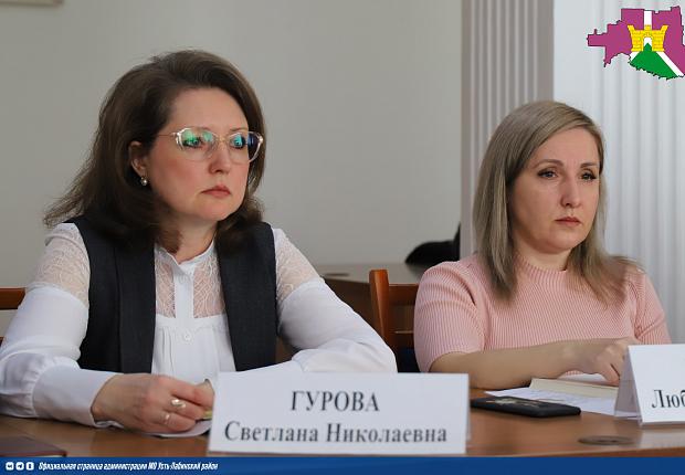 Глава Усть-Лабинского района вместе с председателем районного Совета депутатов Борисом Поликиным провели планерное совещание с заместителями, начальниками отделов руководителями учреждений