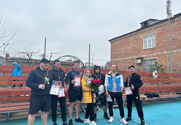 Чемпионат по Перетягиванию каната.