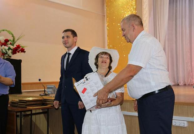 С юбилеем Усть-Лабинска горожан поздравил Алексей Гедзь