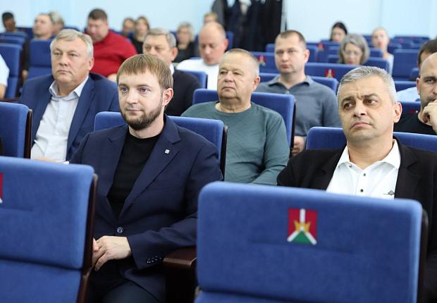 В большом зале администрации состоялось 2-е заседание сессии Совета муниципального образования Усть-Лабинский район восьмого созыва