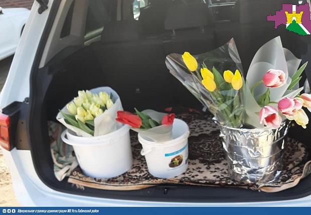 Рейд  по устранению торговли цветами в непредусмотренных местах прошел в Усть-Лабинске