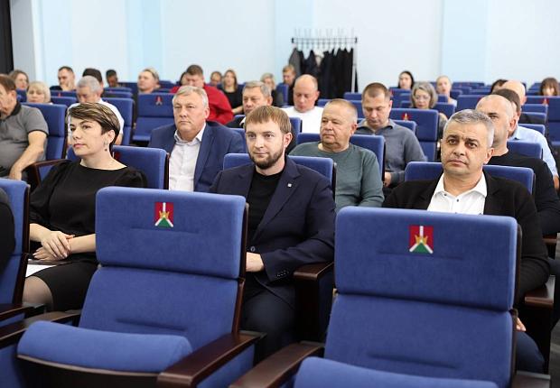 В большом зале администрации состоялось 2-е заседание сессии Совета муниципального образования Усть-Лабинский район восьмого созыва